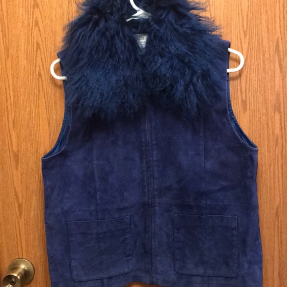 Jackets & Blazers - Women’s Suede Vest. P-139